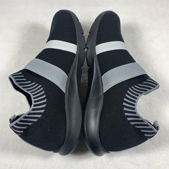 Spenco Women's Size 7W Karma Stretch Floral Sneaker - Picture 10 of 12